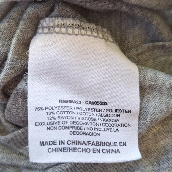 Nike Women's Gray V-Neck Dri fit T-Shirt Small *D3 - Picture 5 of 6